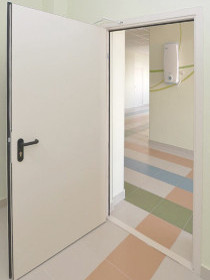 Противопожарная дверь в больнице